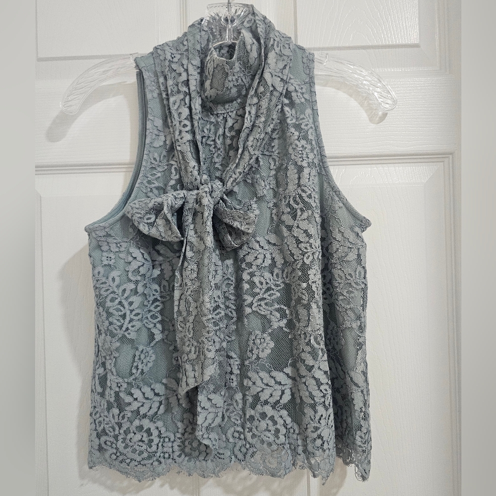 RYEGRASS Chic Lace Bow-Tie Blouse